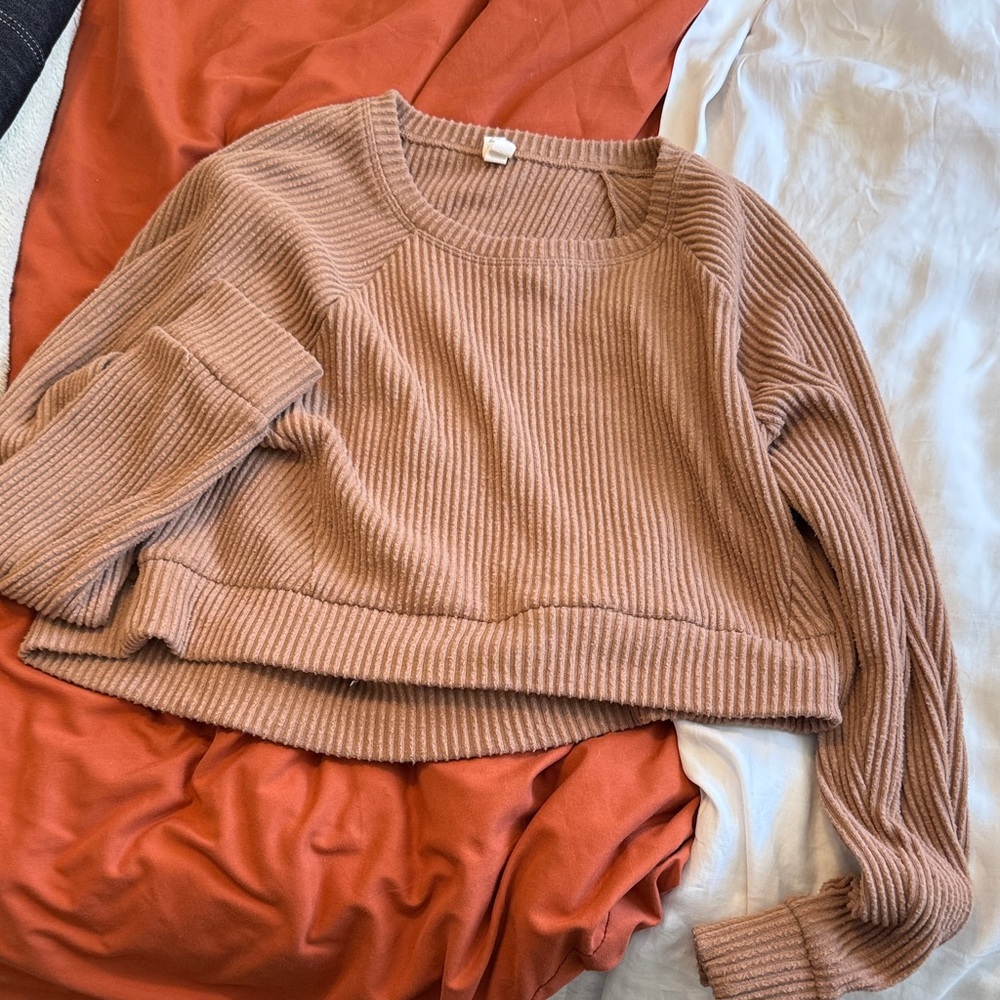 Zella Ribbed Scoop Crewneck Sweater in Dusty Rose